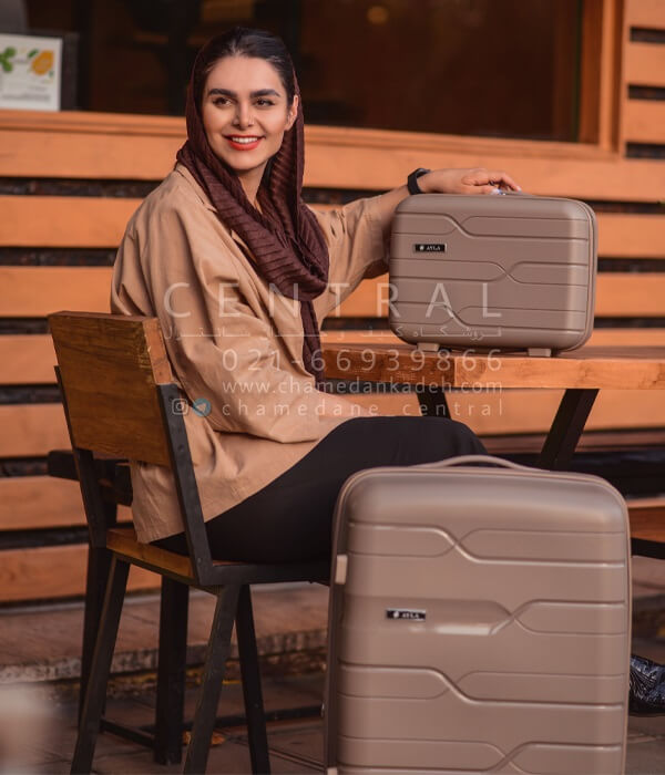 خرید چمدان آیلا اکسترا از جنس پلی کربنات نشکن کالباسی مدل